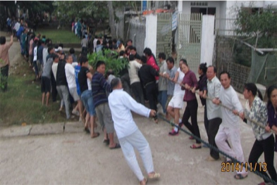 In Nghe An, the whole village pulls the sinking ship with ropes